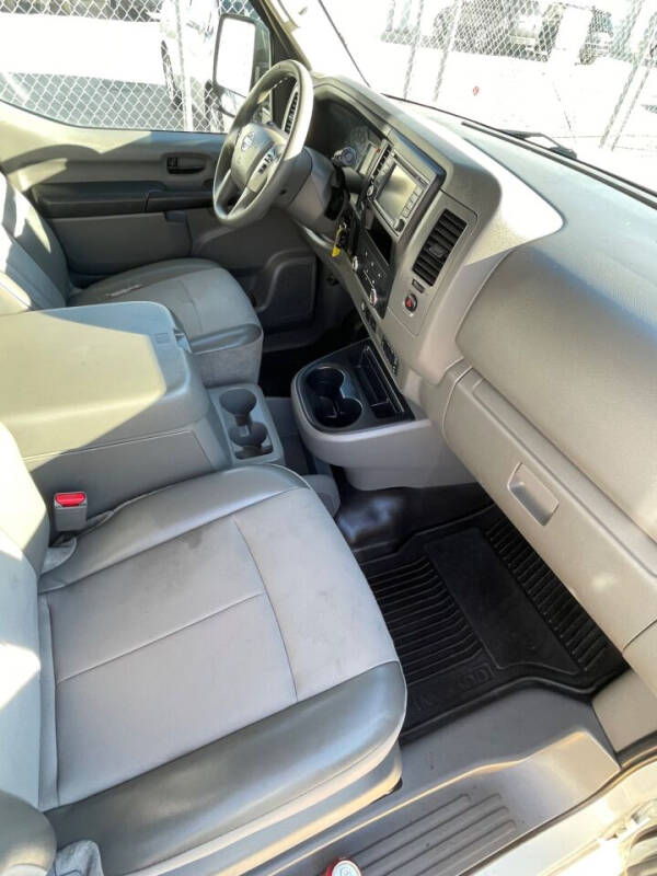 2016 Nissan NV 2500 HD SV