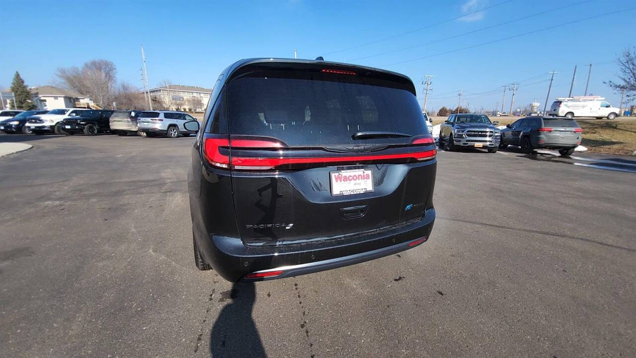 2024 Chrysler Pacifica Plug-In Hybrid for sale at Victoria Auto Sales in Victoria, MN