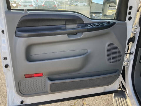 2005 Ford Excursion XLT