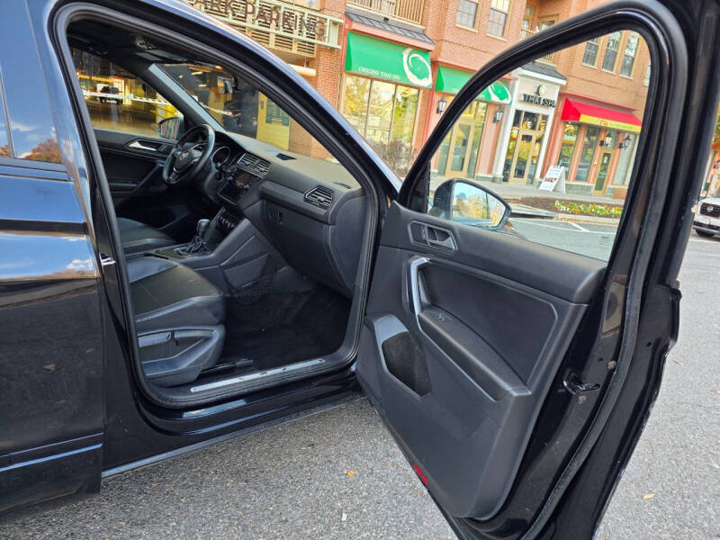2021 Volkswagen Tiguan SE R-Line Black