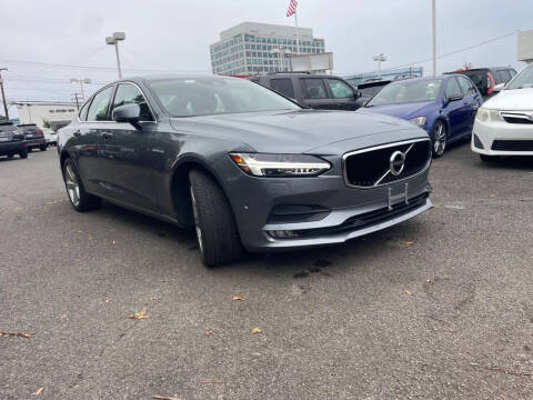 2017 Volvo S90 T5 Momentum