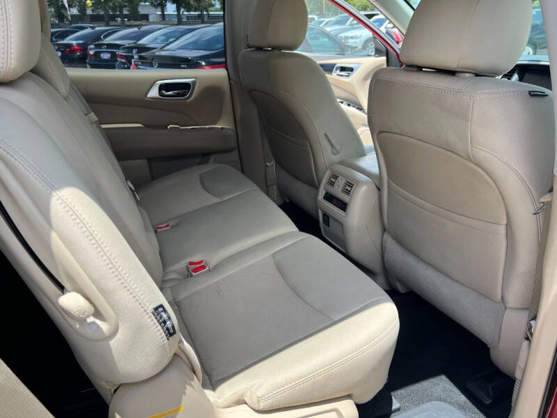2018 Nissan Pathfinder SV