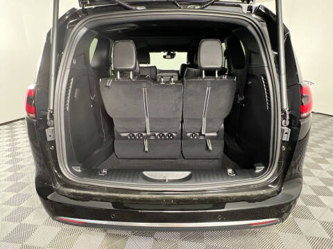 2027 Chrysler Pacifica Limited