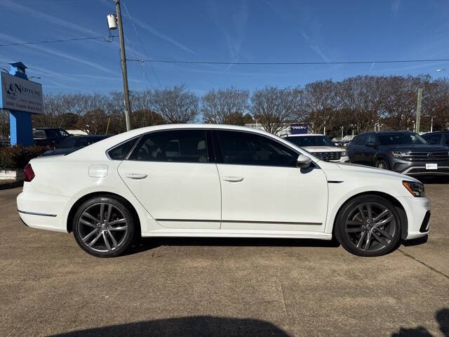 2017 Volkswagen Passat 1.8T R-Line