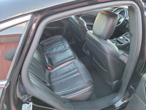 2017 Chrysler 200 Limited