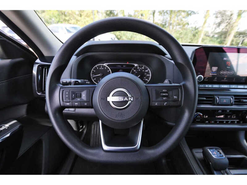 2025 Nissan Pathfinder S