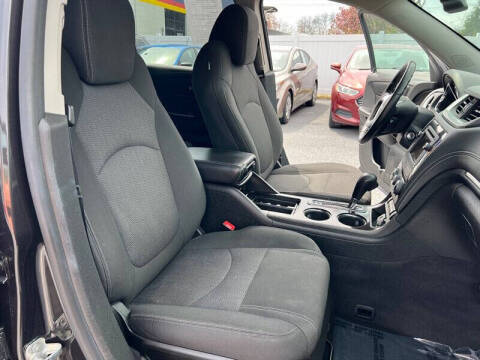 2017 Chevrolet Traverse LT