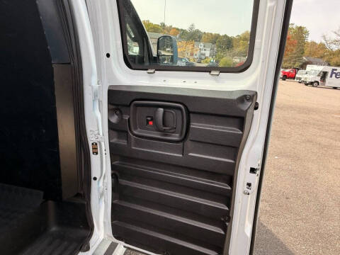 2023 GMC Savana 2500