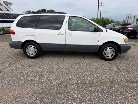 2000 Toyota Sienna LE