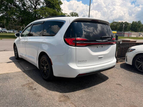 2022 Chrysler Pacifica Touring L