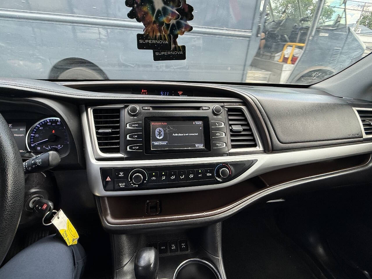 2018 Toyota Highlander LE Plus AWD 4dr SUV - Midnight Black Metallic exterior view 10