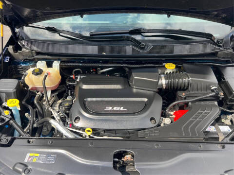 2017 Chrysler Pacifica Touring-L Plus