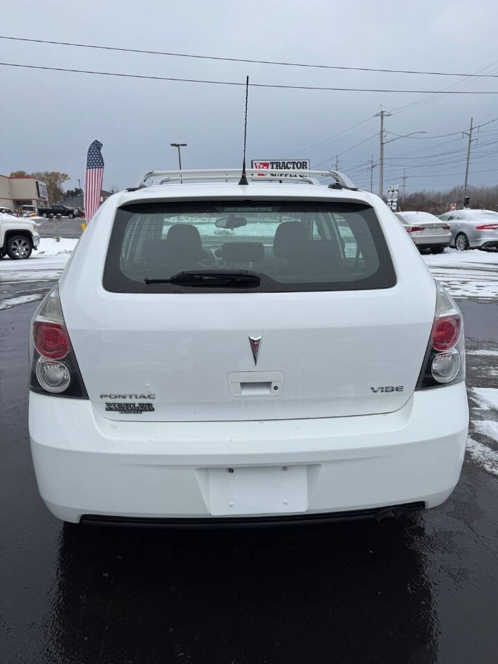 2010 Pontiac Vibe Base photo 10