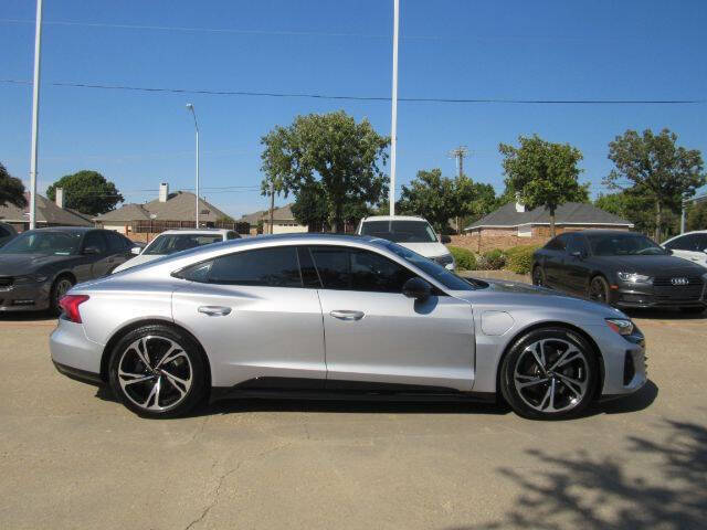 2024 Audi e-tron GT quattro Premium Plus