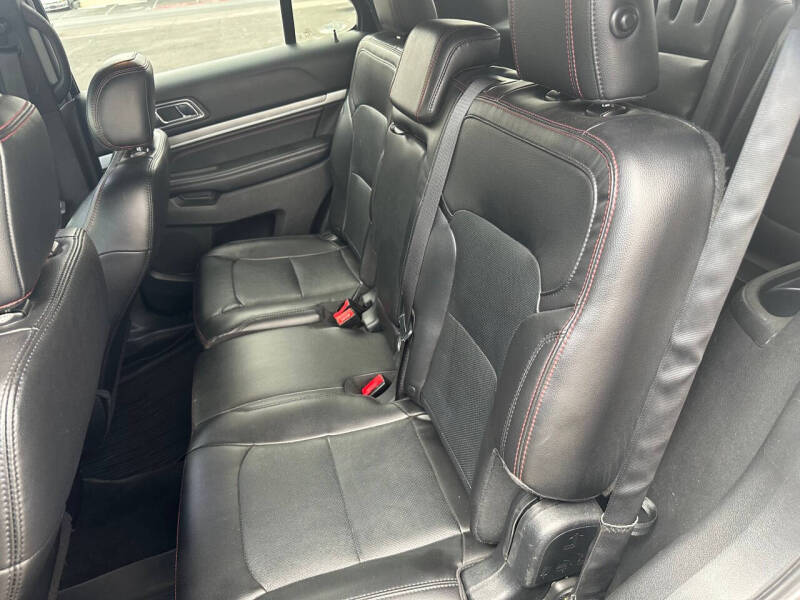 2017 Ford Explorer Sport