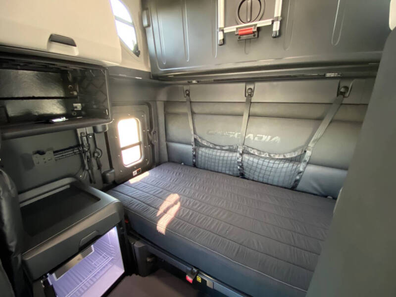 2026 Freightliner Cascadia