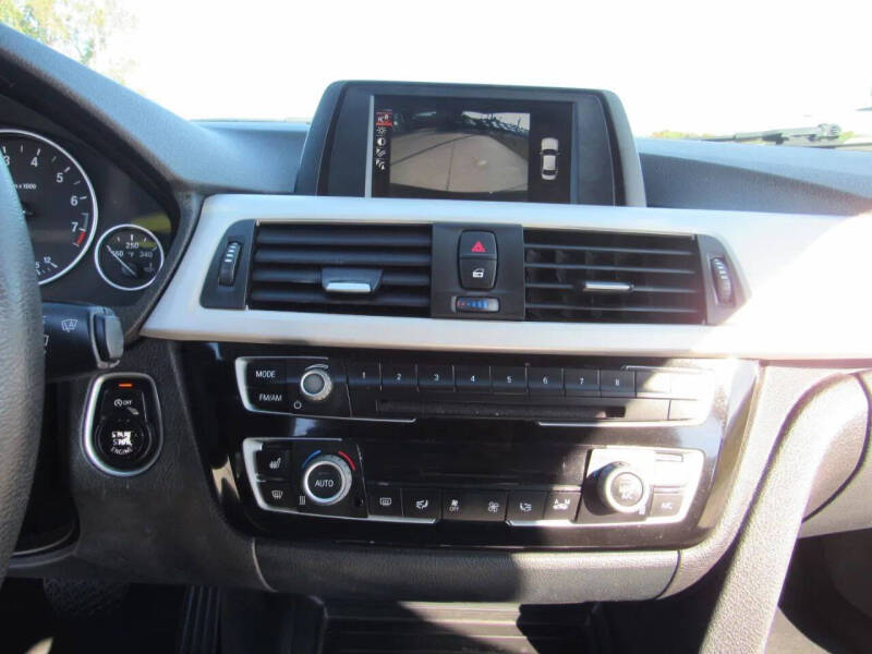 2017 BMW 3 Series 320i xDrive