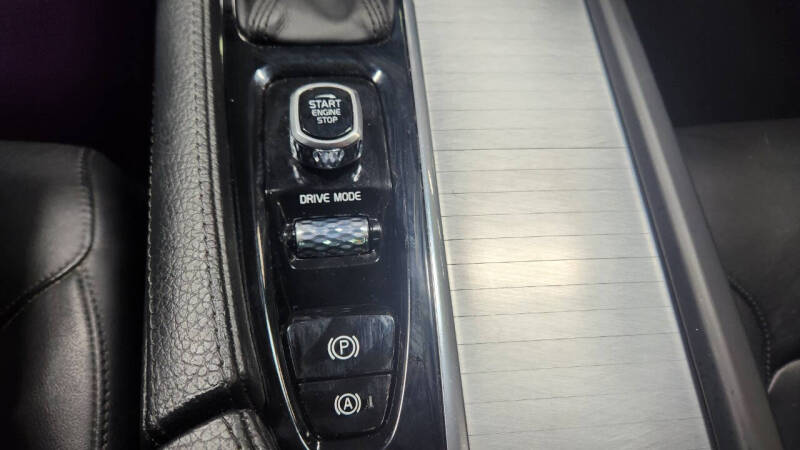 2018 Volvo XC90 T5 Momentum 7-Passenger