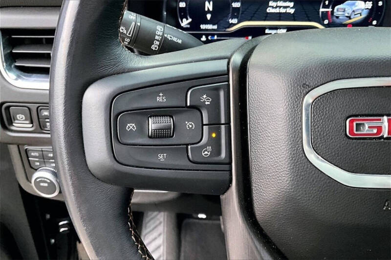 2023 GMC Yukon XL AT4