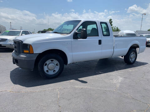 2005 Ford F-250 Super Duty for sale at AJOULY AUTO SALES in Moore OK