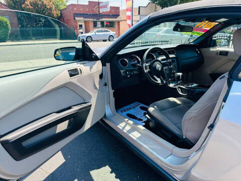 2011 Ford Mustang V6