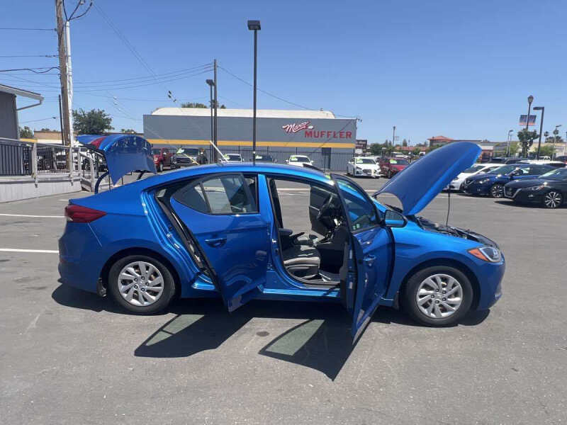 2018 Hyundai Elantra