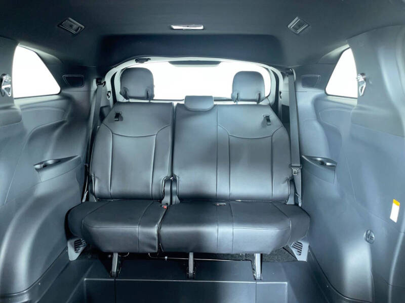2025 Toyota Sienna XSE 7-Passenger
