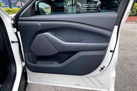 2022 Ford Mustang Mach-E Select