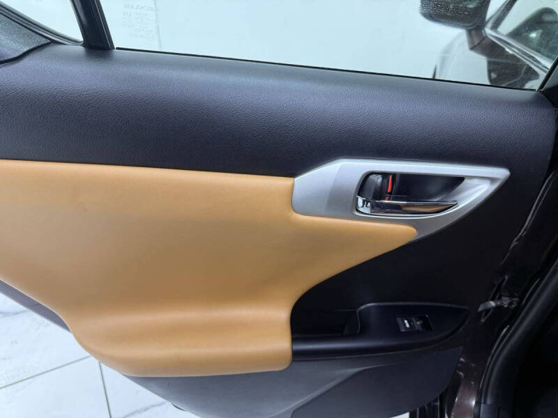 2011 Lexus CT 200h Premium