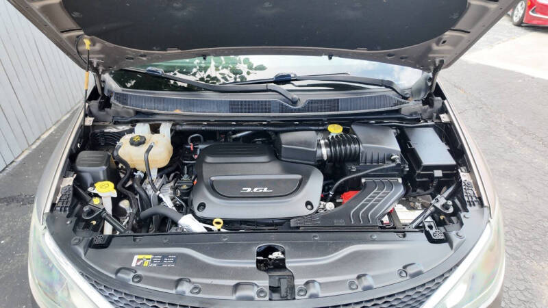 2017 Chrysler Pacifica Touring-L