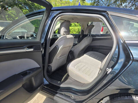 2014 Ford Fusion S