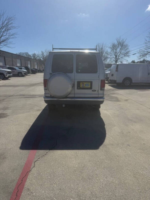2001 Ford E-Series E-150 XL