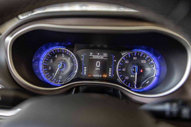 2022 Chrysler Voyager LX