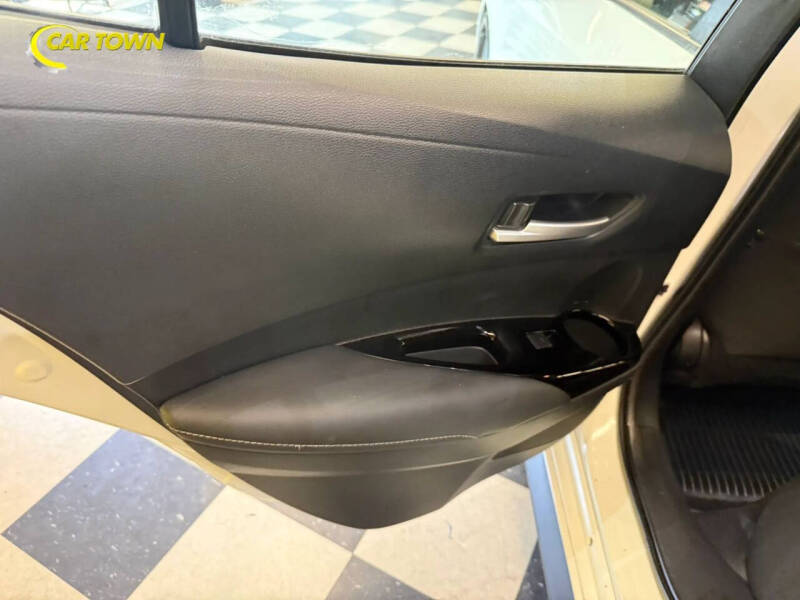 2020 Toyota Corolla Hatchback SE Nightshade Edition