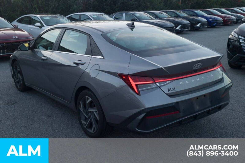 2024 Hyundai Elantra Hybrid Limited