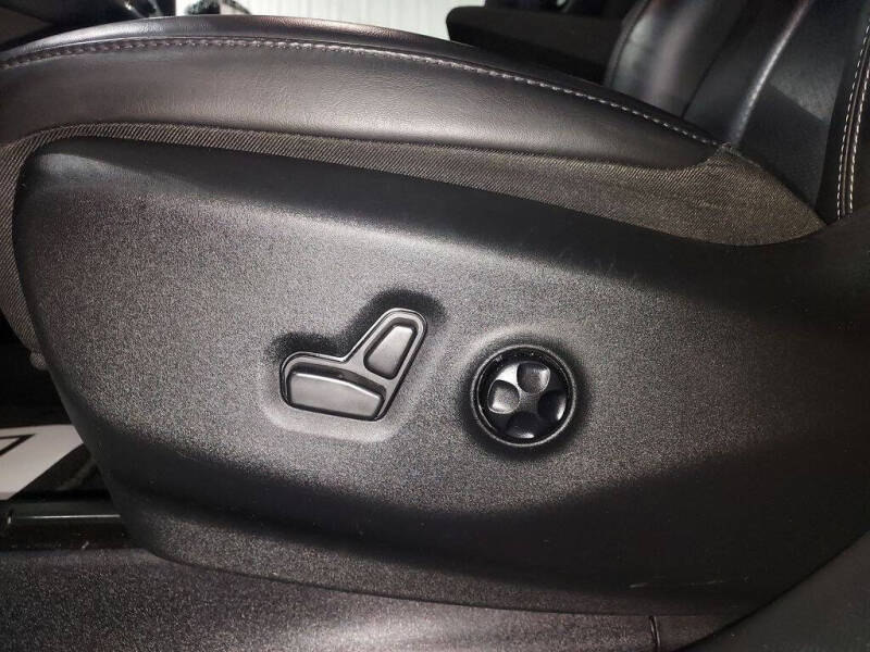 2024 Chrysler Pacifica Plug-In Hybrid Select