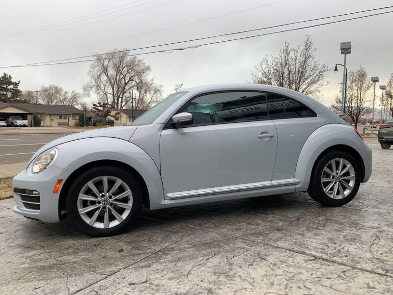 2017 Volkswagen Beetle SE photo 4