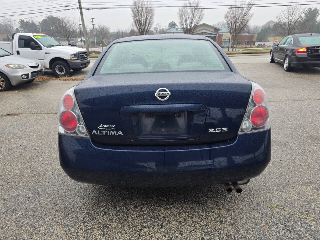 2006 Nissan Altima for sale at QUEENSGATE AUTO SALES in York, PA