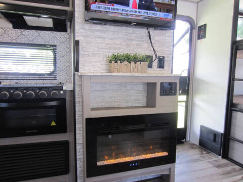 2022 Coleman Lantern Series 242BH