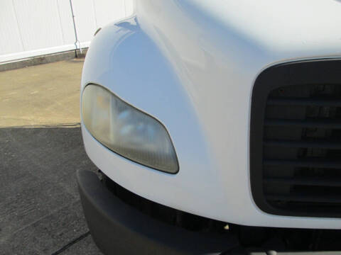 2005 Freightliner Business class M2
