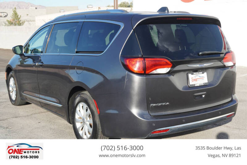 2018 Chrysler Pacifica Touring L