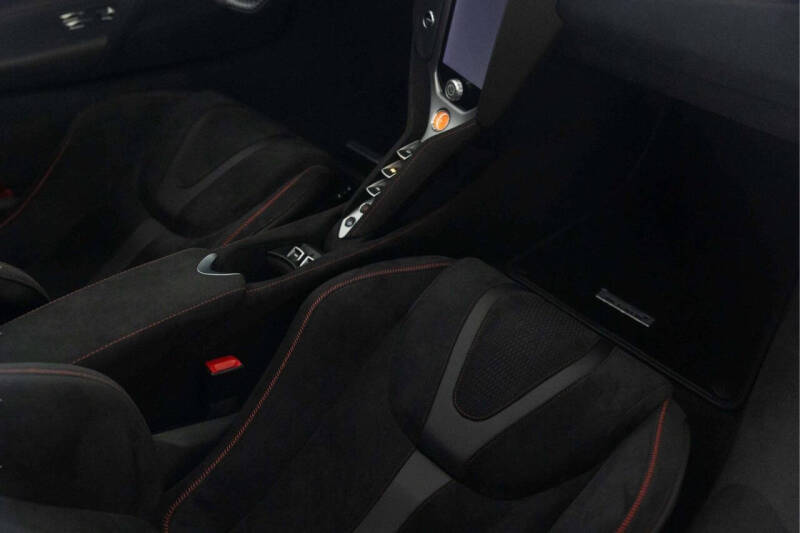 2025 McLaren 750S Spider