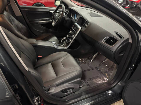 2015 Volvo V60 T5 Drive-E Platinum