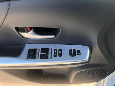 2014 Toyota Prius v Five