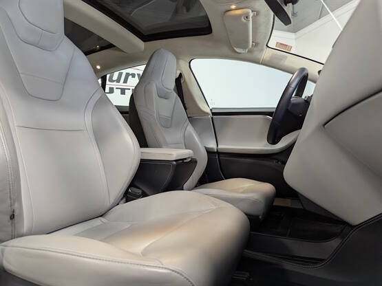 2015 Tesla Model S 85D