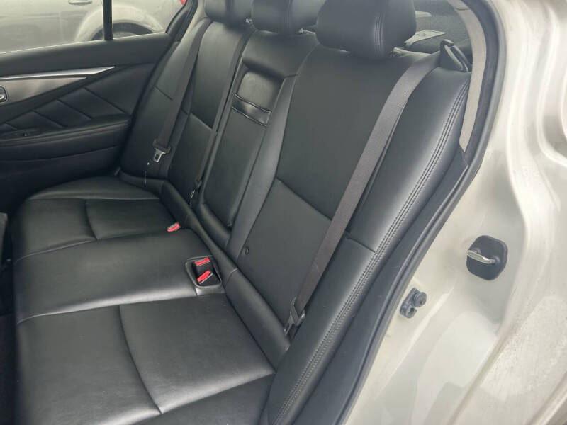 2014 Infiniti Q50 Premium