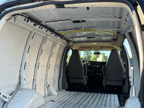 2020 GMC Savana 2500