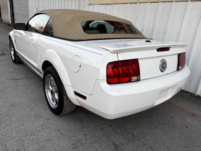 2007 Ford Mustang V6 Deluxe