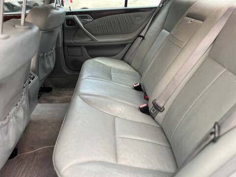 2001 Mercedes-Benz E-Class E 320