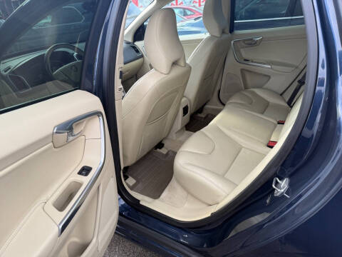 2015 Volvo XC60 T5 Drive-E Premier